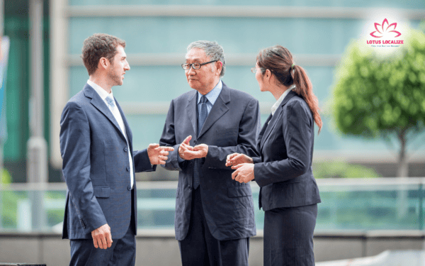 Phiên dịch viên nhà máy là cầu nối ngôn ngữ và văn hóa, góp phần đảm bảo vận hành suôn sẻ, giảm rủi ro kỹ thuật và bảo vệ an toàn lao động trong môi trường sản xuất đa quốc gia.