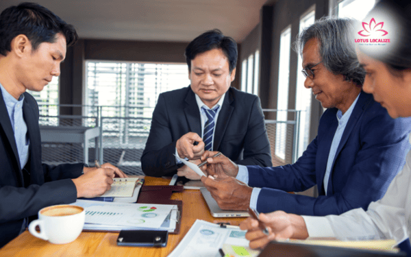 Phiên dịch thương mại cần không chỉ giỏi ngôn ngữ, mà còn thành thạo kỹ năng giao tiếp, am hiểu văn hóa và kiến thức chuyên ngành.